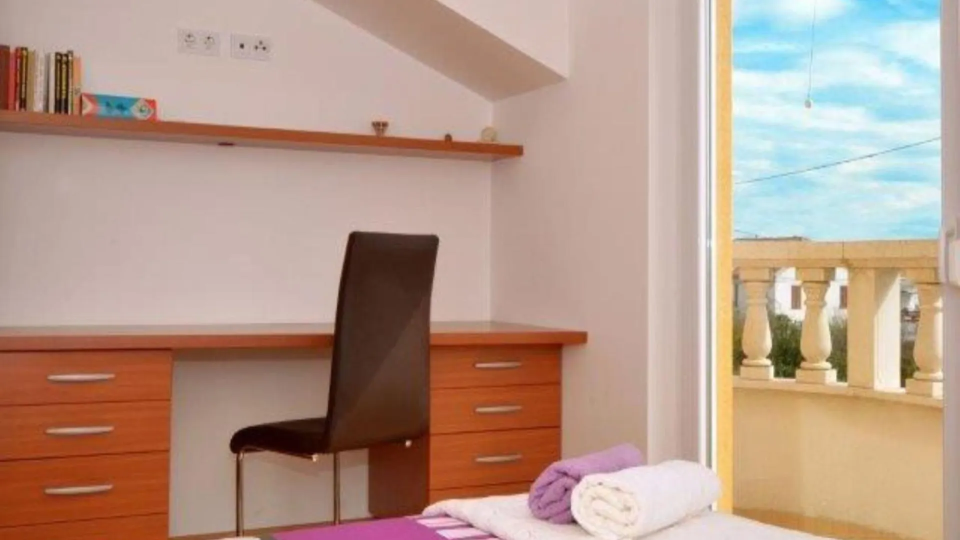 Bright Kastela Apartment With Balcony And Private Parking 0*,  Croatia