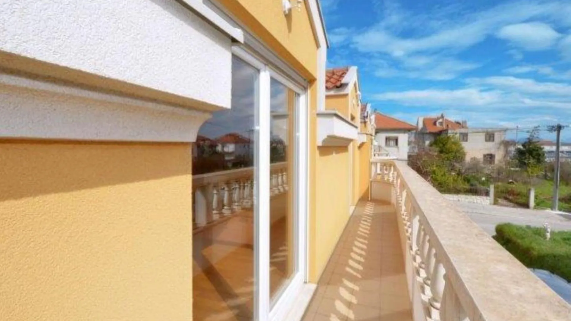 Bright Kastela Apartment With Balcony And Private Parking Croatia