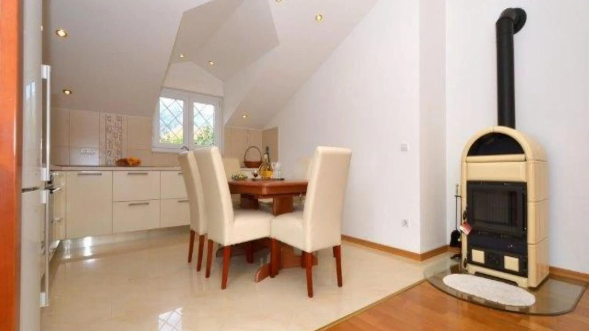 Bright Kastela Apartment With Balcony And Private Parking