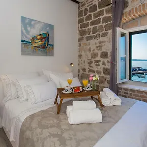  Apartment Seafront In Historical Cippico Castle
